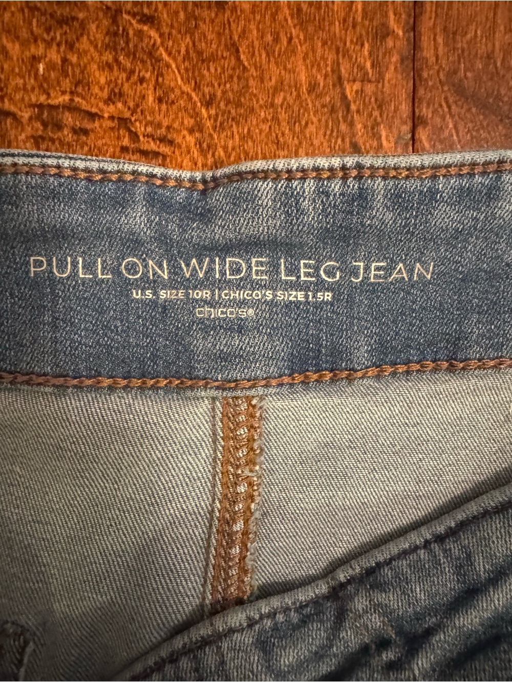Chico's Light Blue Wide-Leg Denim Jeans Pull On 10R Patch Pockets - Picture 4 of 10